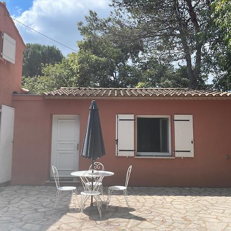 Studio Independant Calme Pas Loin Du Centre Nimes Ngoại thất bức ảnh