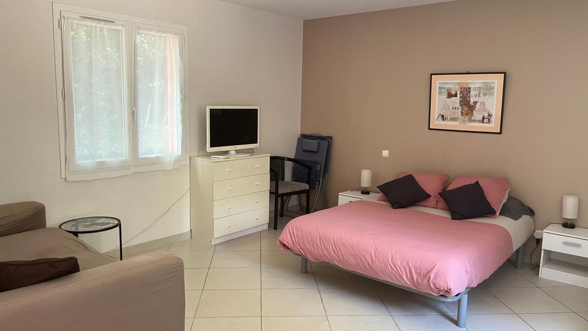 Studio Independant Calme Pas Loin Du Centre Nimes Ngoại thất bức ảnh