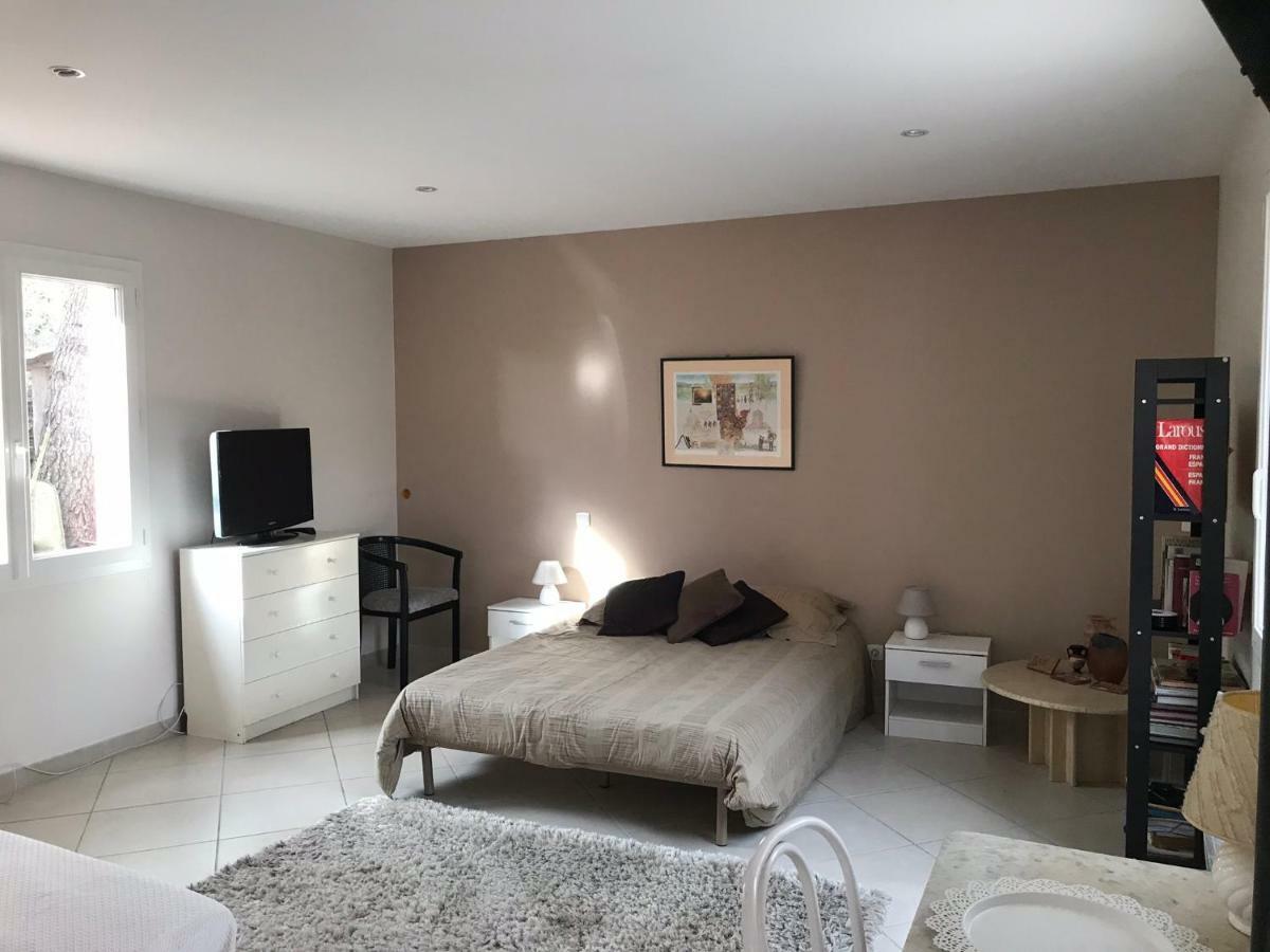 Studio Independant Calme Pas Loin Du Centre Nimes Ngoại thất bức ảnh