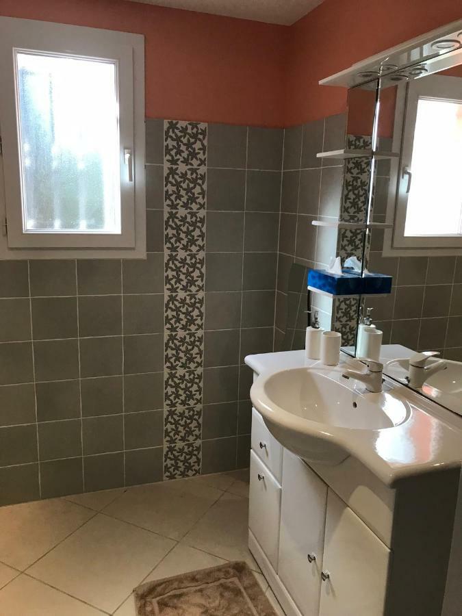 Studio Independant Calme Pas Loin Du Centre Nimes Ngoại thất bức ảnh